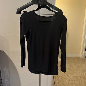 LULULEMON BLACK LONG SLEEVE SHIRT